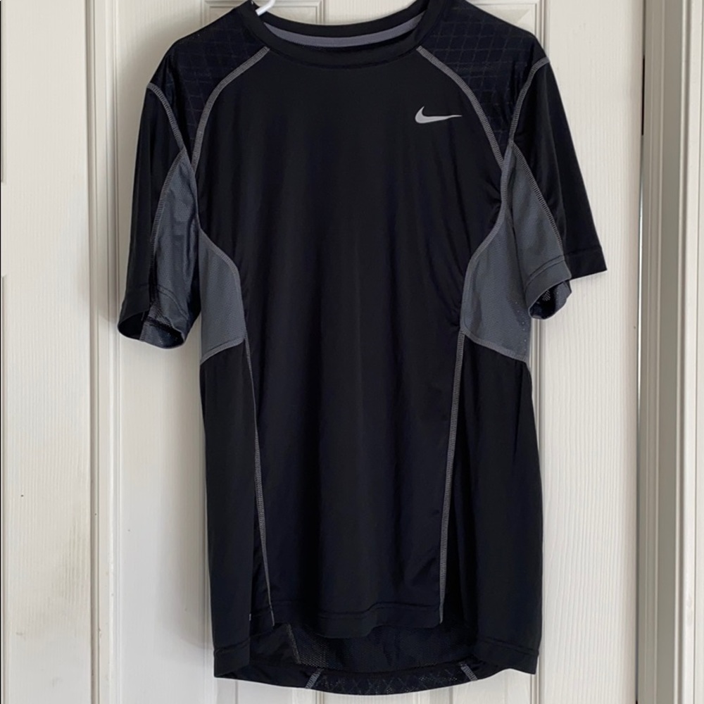 Men’s Nike shirt